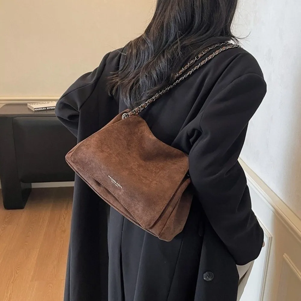 Elegante Retro Damen Schultertasche aus Wildleder, Große Kapazität, Handtasche, Umhängetasche, Einfarbig, Ketten-Unterarmtasche, Herbst Winter – Detail 15