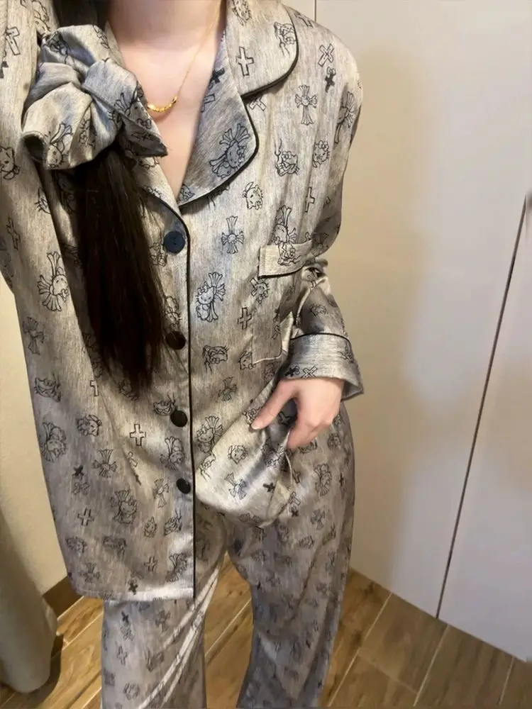 

Женский пижамный комплект Hello Kitty из ледяного шелка 2025 года, одежда для дома с длинными рукавами, весенне-осенняя одежда для сна, удобная домашняя одежда с милым рисунком