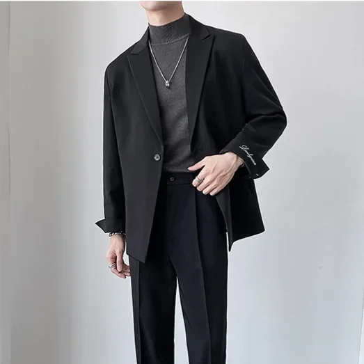 طقم بدلة رجالية كاجوال خفيفة الوزن كورية عصرية وسيم مطرزة على طراز الشارع سترة خارجية ذات ملمس راقي