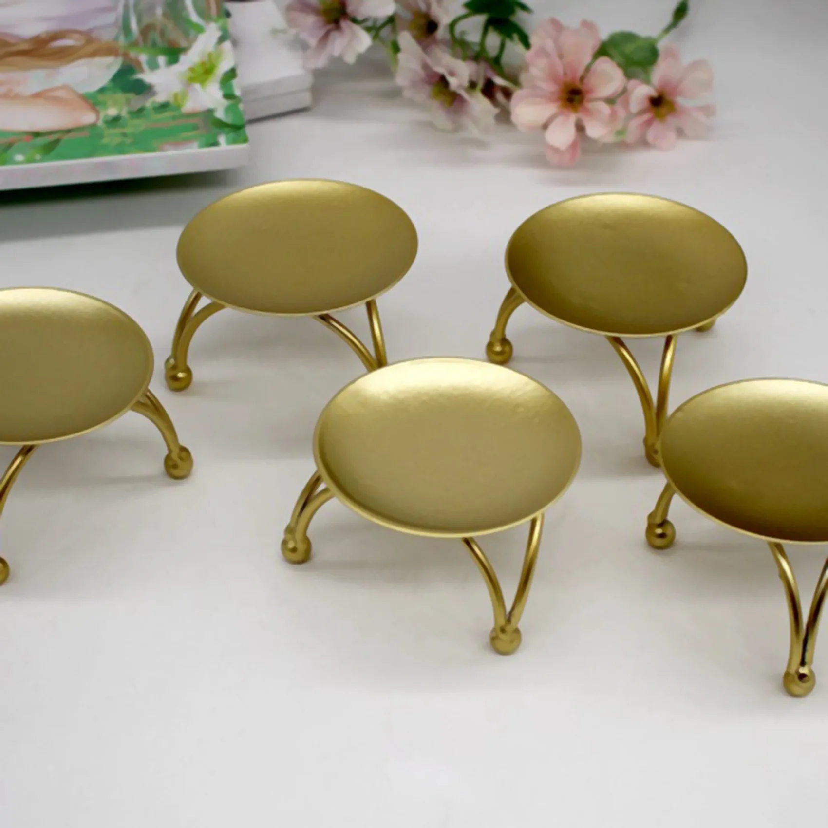 ABPQ-European Style Candlestick Iron Candle Holders Retro Round Table Golden For Home Festive Ornament 2Pcs