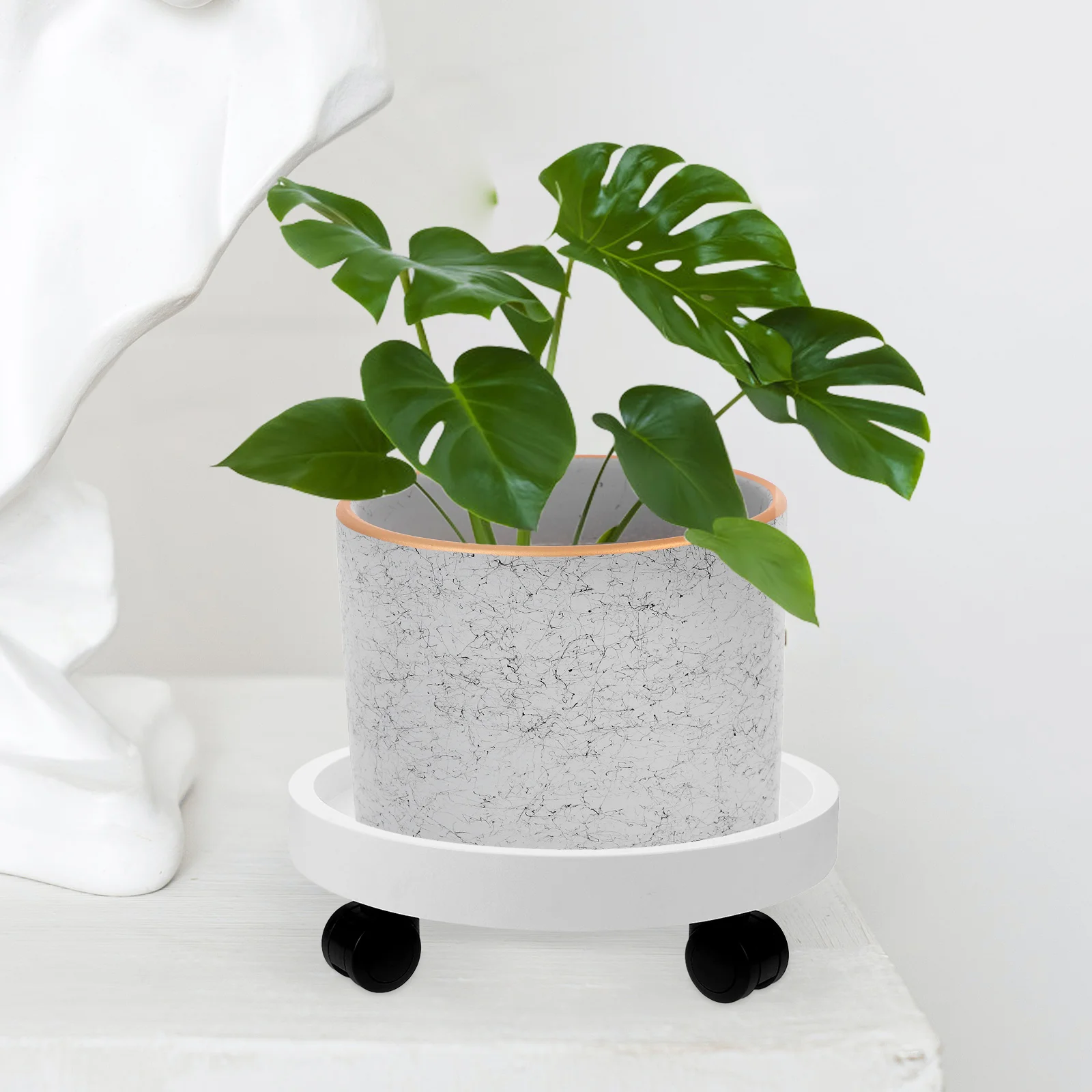 

Plastic Flowerpot Tray with Wheels Rolling Plant Tray Movable Planter Holder for Indoor Outdoor Plant Coasters