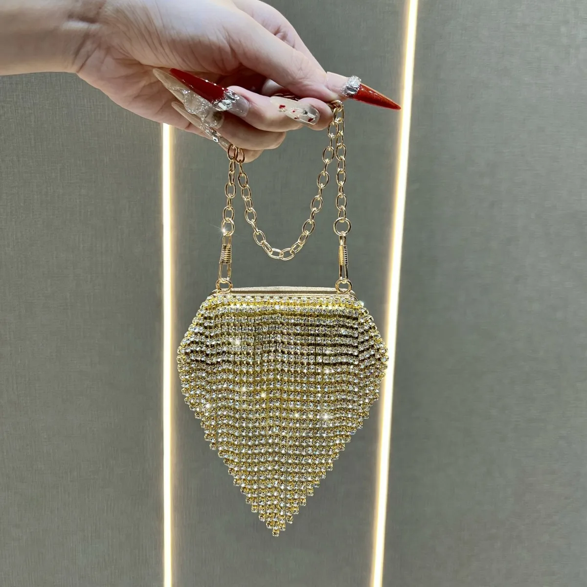 

Luxury Designer Mini Heart Shape Diamond Evening Clutch Bag Ladies Fashion Rhinestones Purse Gold Silver Metal Party Coin Purse