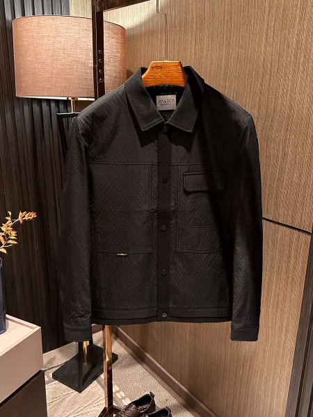 

Мужская универсальная куртка с воротником-стойкой, дизайн с цветовыми блоками, приталенный крой, полиэстер, ветрозащитная, молодежная мода, весна 2026