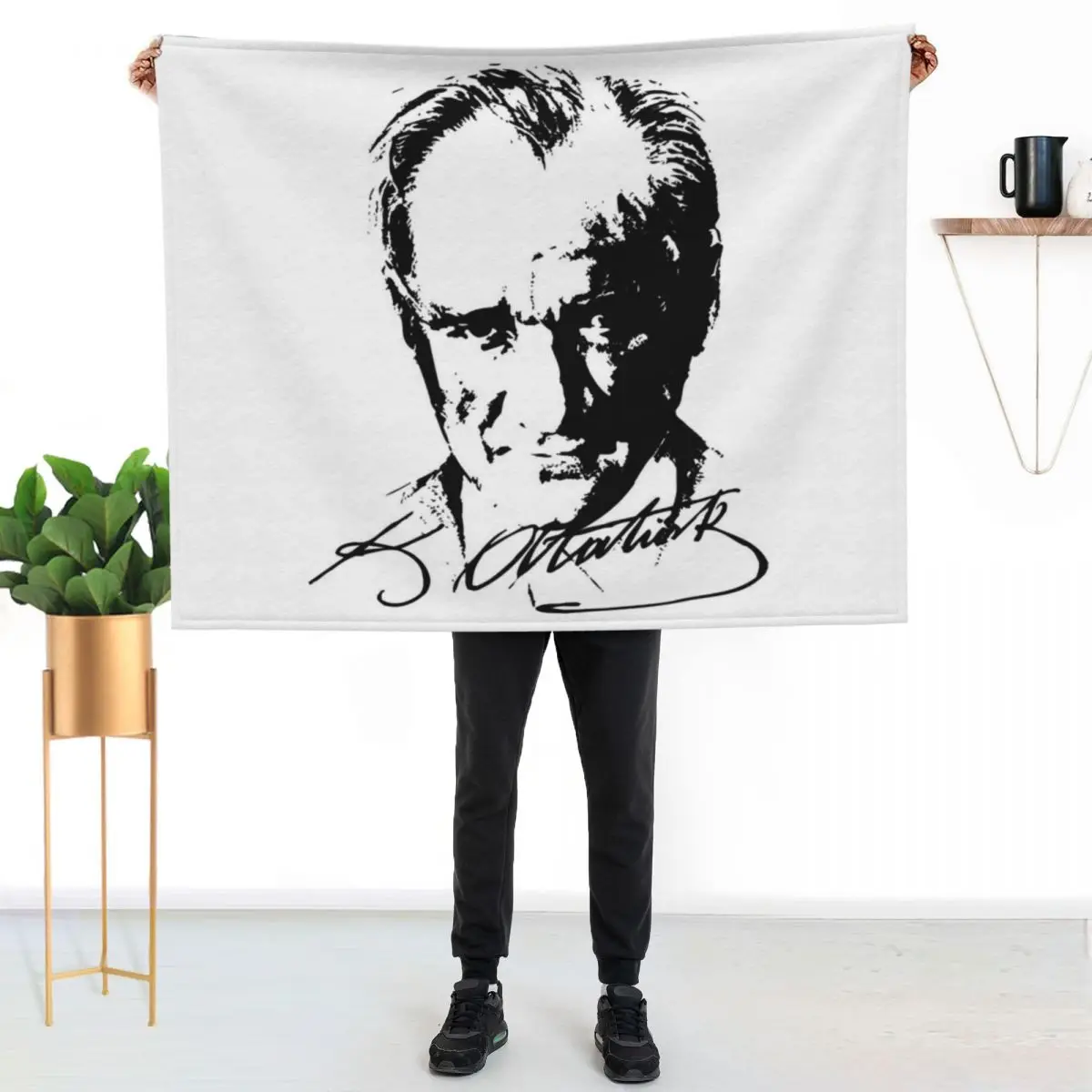 Mustafa Kemal Atatürk V-Neck Throw Blanket Warm Accent Blanket for Living Room Decoration