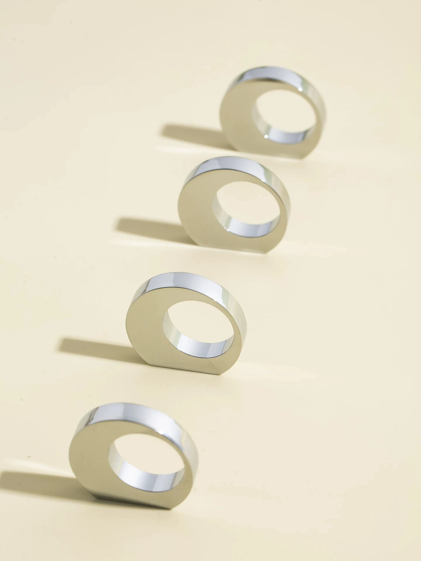 

Solid Brass Polished Silver Bedroom Wardrobe Door Handles Shoe Cabinet Kitchen Drawer Furniture round Pull Rings Small Handles
