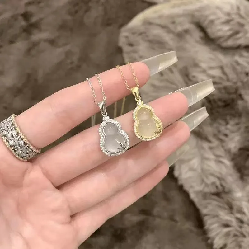 New Chinese-style Gourd Necklace for Women, Light Luxury, Niche, High-end, Elegant, Fashionable, Versatile Clavicle Chain, Gift