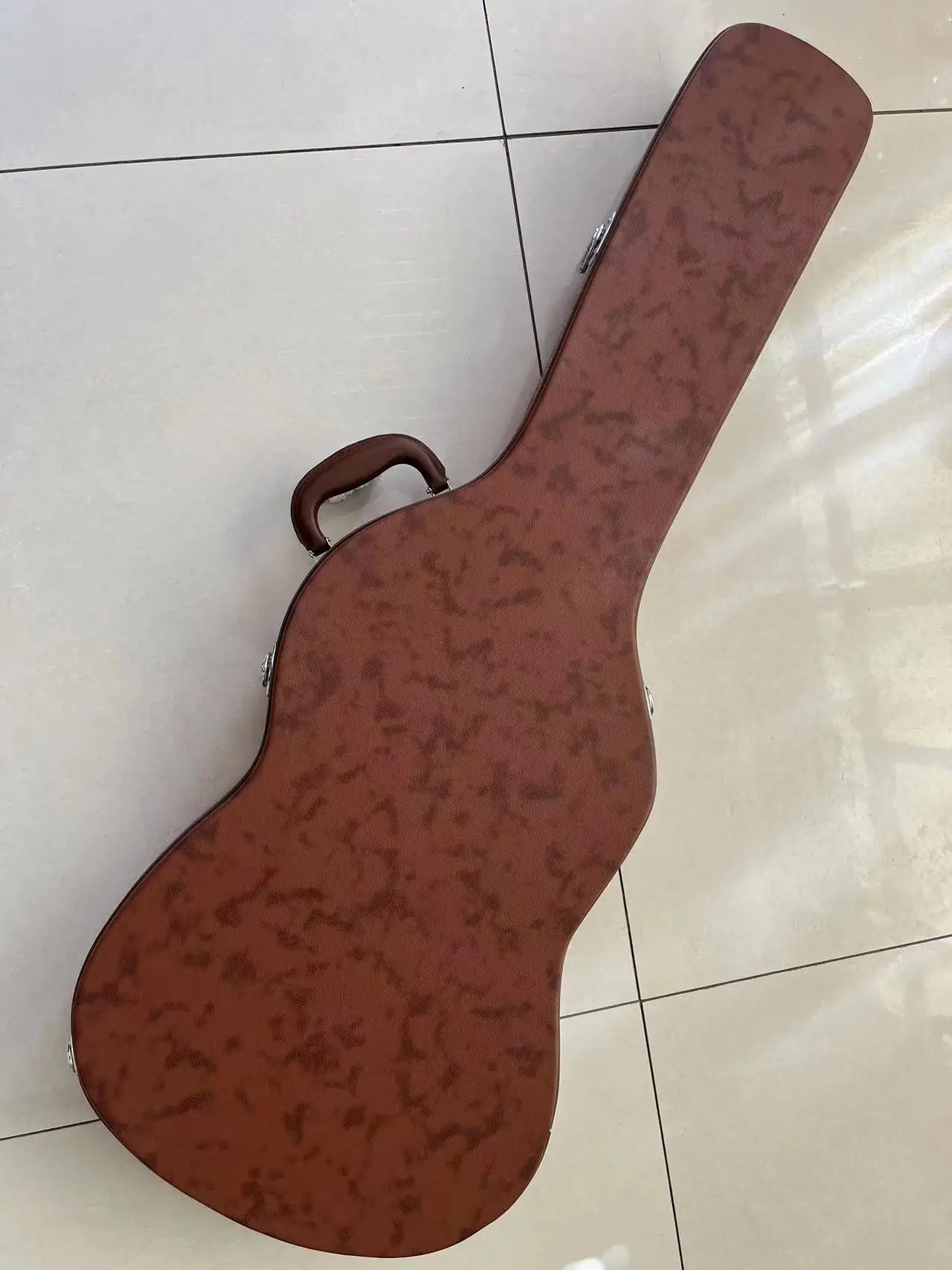 

Electric guitar hard box, customized for fast and free shipping.