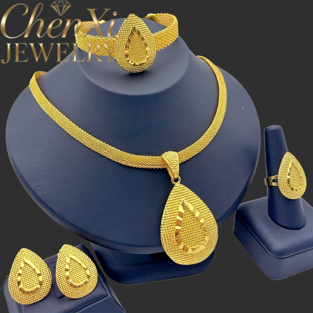 Alluvial Gold Three-Dimensional Hollow-Out Flower Necklace Elegant Charms Standout Piece High-End Keepsake Exquisite Luxury Gift