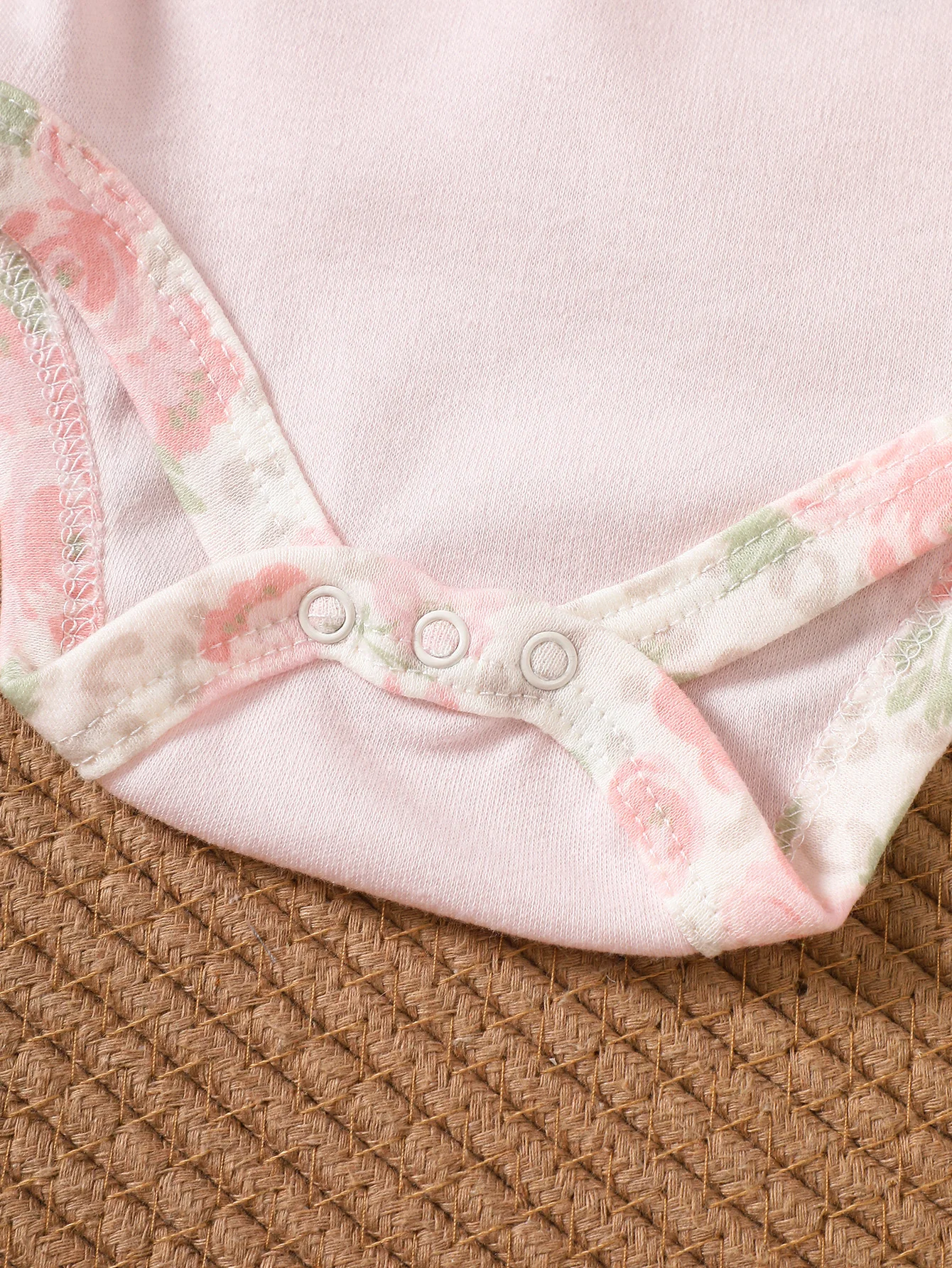 3-teiliges Set Neugeborenen-Baby-Mädchen-Body aus reiner Baumwolle, Kurzarm, Rosenmuster, Polka Dots, Mama's Girl Schriftzug, Sommer-Babykleidung – Detail 6