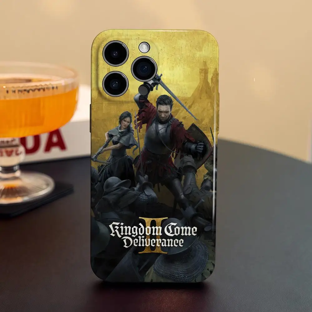 Kingdom Come Deliverance II funda de teléfono para iPhone 17 16 15 14 13 12 Pro Max Plus brillante HD película líquida de agujero fino carcasa suave