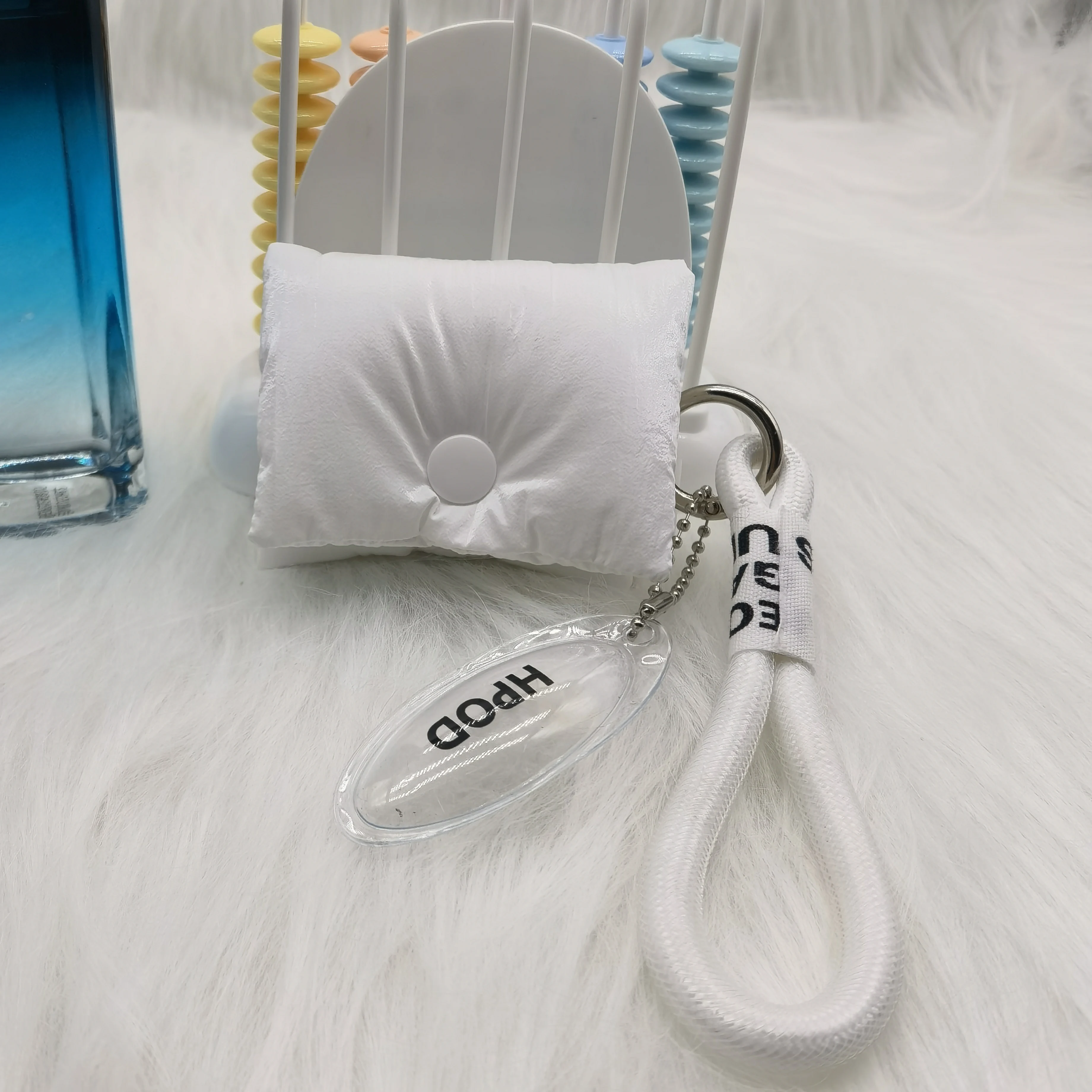 

Korean Style Puffer AirPods Case for Pro/Pro 2/3/4 Gen - Fashionable Winter Cozy Earphone Bag with 13cm Hand Strap, Cute Gift