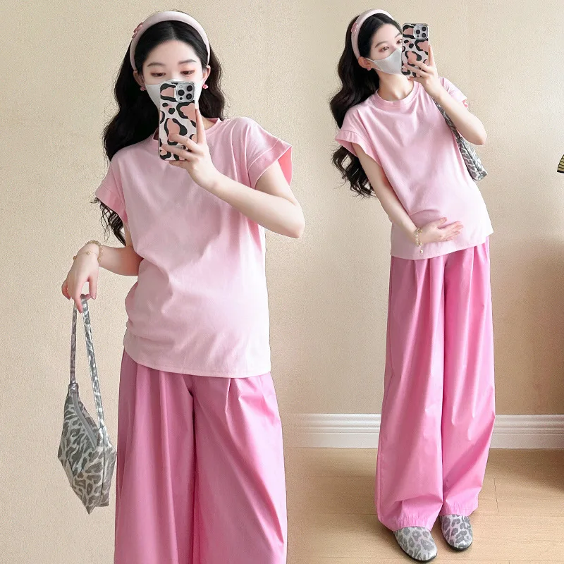 مجموعة الأمومة الصيفية: بلوزة وردية مرحة + بنطال واسع الساق - ملابس حمل شبابية وعصرية مكونة من قطعتين للأمهات المتوقعين