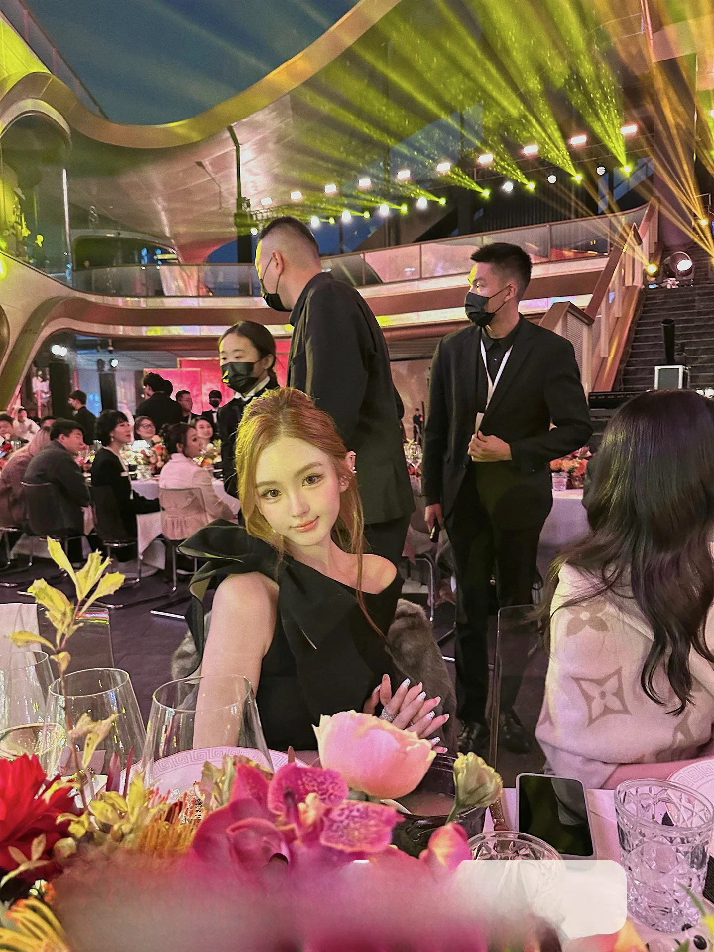 

DOGGYQIN Women's Knot Woolen T-irt Slim Fit Inner Wear Base irt Removable for Autumn Winter Daily Use