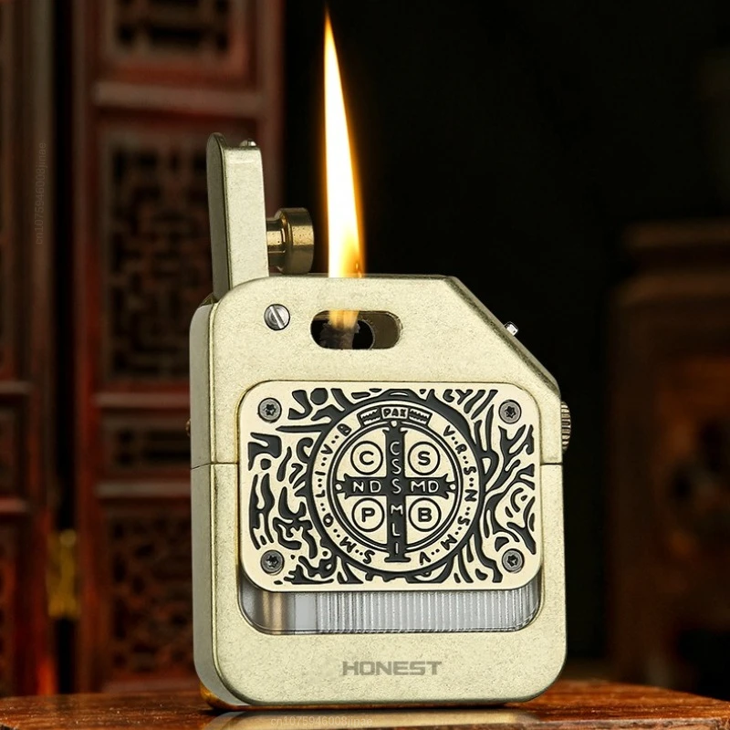 

Honest double-sided carved kerosine lighter made of metal material, one click ignition tool for cigarettes, high-end gift