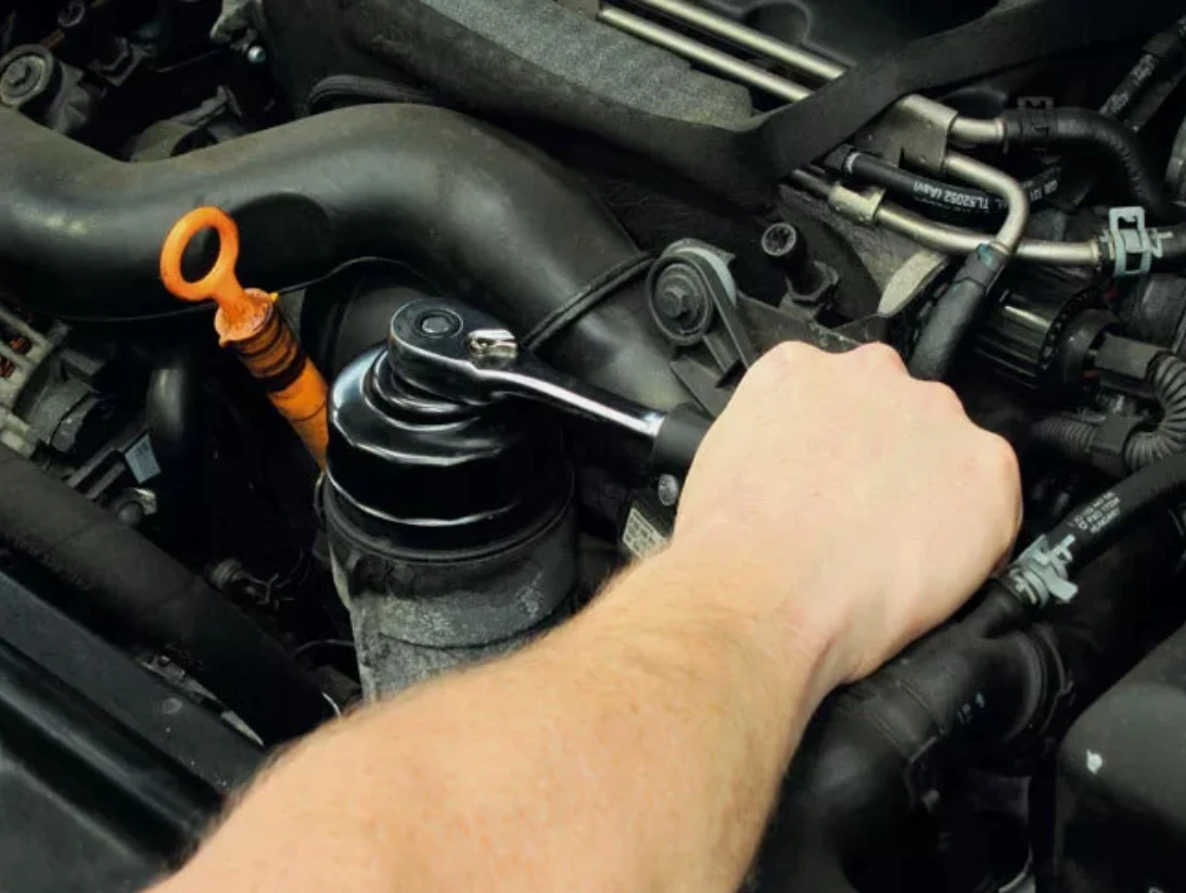 

For Land Rover Discovery 5 And Sport Engine Oil Filter Wrench Car Engine Repair Tools AJ200 INGENIUM 2.0 Removing Accessories