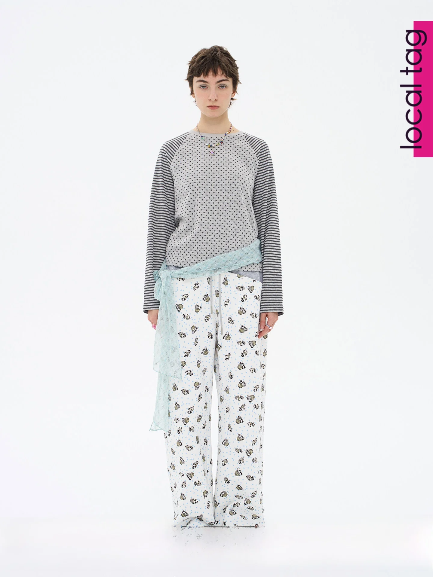 

Футболка с длинными рукавами в повседневном стиле, свободного кроя, с круглым вырезом, с вставками на плечах, с узором в горошек и полоску, женский топ