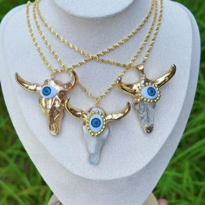 

Elegant European Style Metal Necklace for Women with Turkish Blue Eye Protection Skull Pendant Choker Fashion Jewelry Accessory