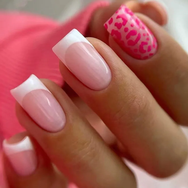 Ensemble d'ongles carrés mi-longs, 24 pièces, presse sur grille rouge, taches de fleurs, couverture complète, pointes de faux ongles, poudre brillante, détachables