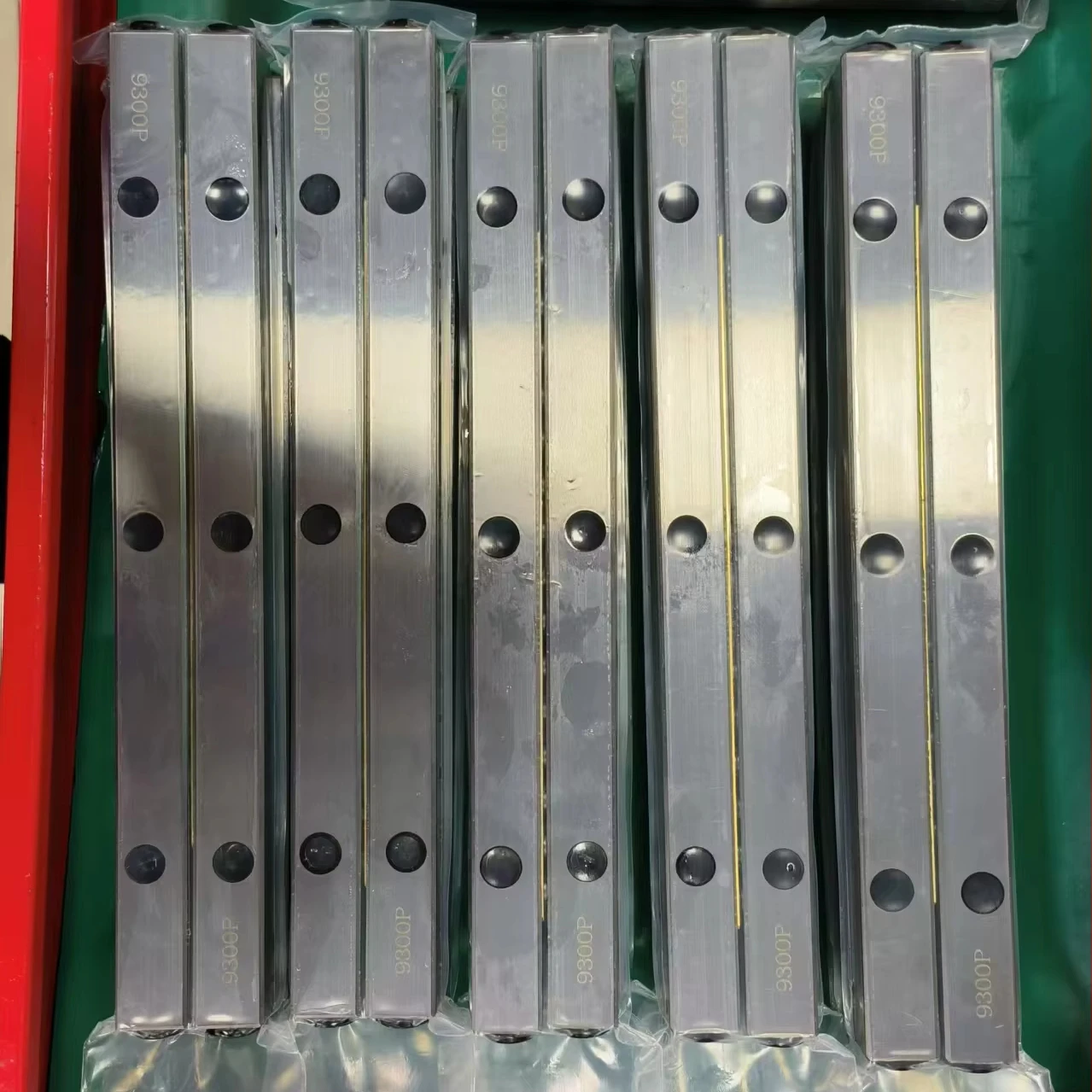 

High Precision Cross Roller Guides VR9-300 Linear Roller Bearing Guide for Automatic Machine