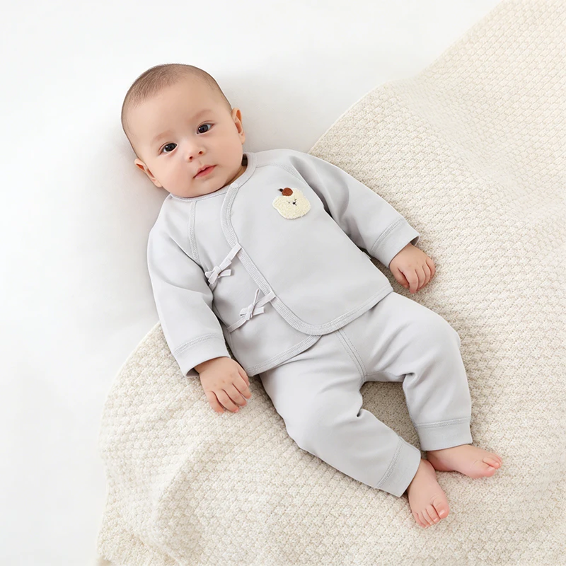 

Одежда для новорожденных, весенне-осенний стиль, полностью хлопковая, класс А, бесшовный комплект из двух предметов из чистого хлопка, осенний комплект из двух предметов для новорожденных, пижама для новорожденных из двух частей