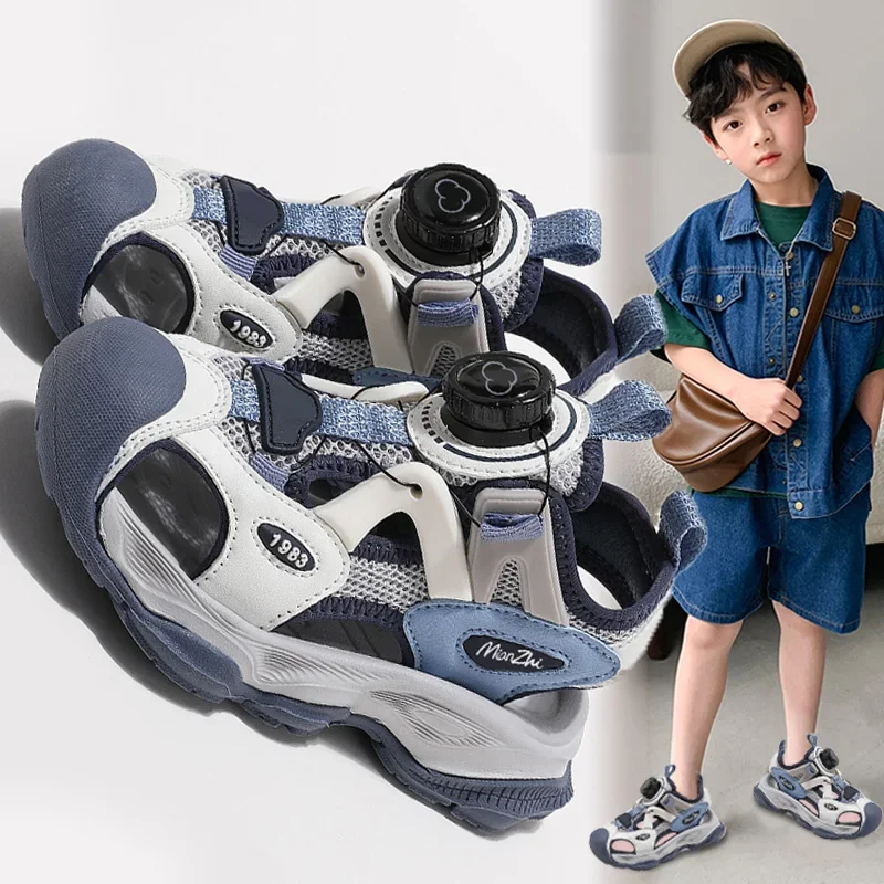 2025 Sandali sportivi per bambini estivi Copri dita dei piedi Scarpe cave per ragazzo Ruota scarpe da ginnastica con bottoni Sandali da corsa per ragazze traspiranti 26-37