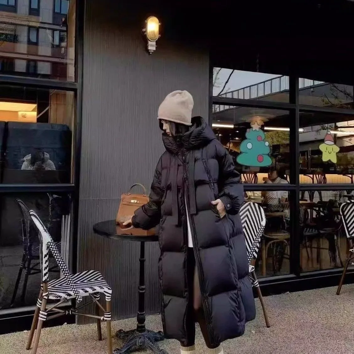 新しい厚手のロング丈ダウンコットンジャケット レディース ルーズブレッドスタイル 冬コート アウター 韓国風 ストレートチューブ