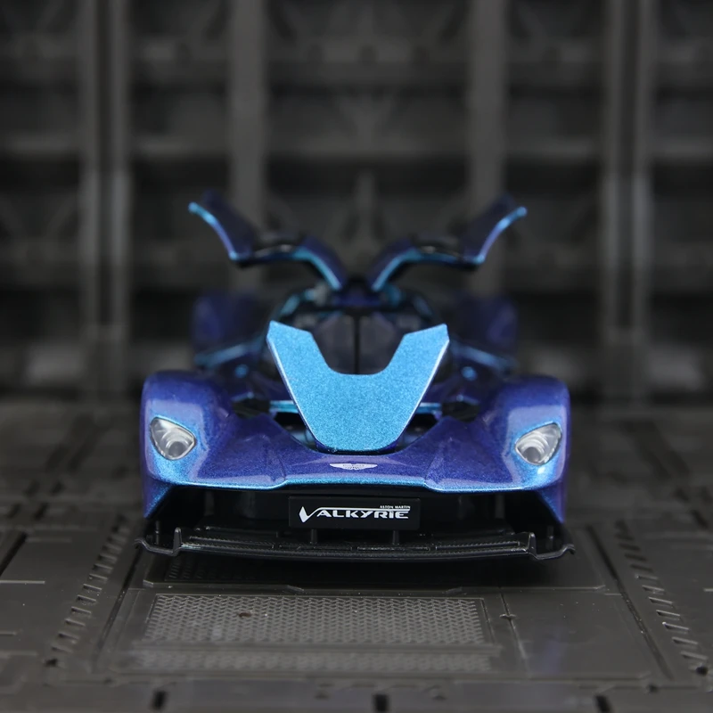 

CCA 1:23 simulation Aston Martin Valkyrie alloy car model doors that can be opened has simulated sound and lighting functions