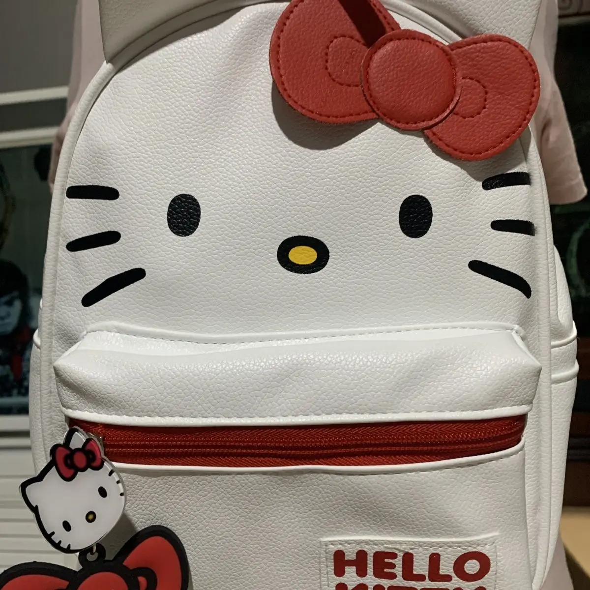 The new Sanrio hellokitty backpack dirt-resistant student backpack simple and cute sanrio school supplies backpack anime girl