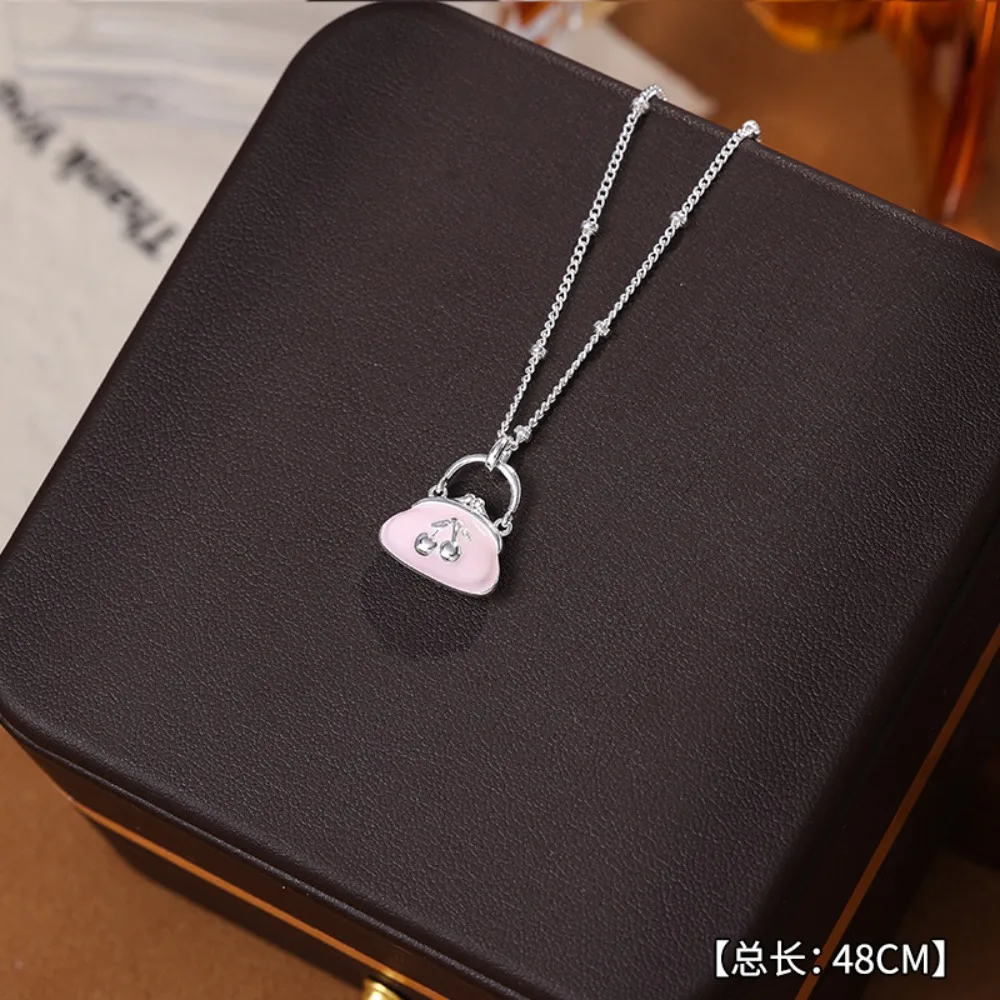

2025 New Necklace Bag Love Pendant Collarbone Chain Suitable for Daily Wear