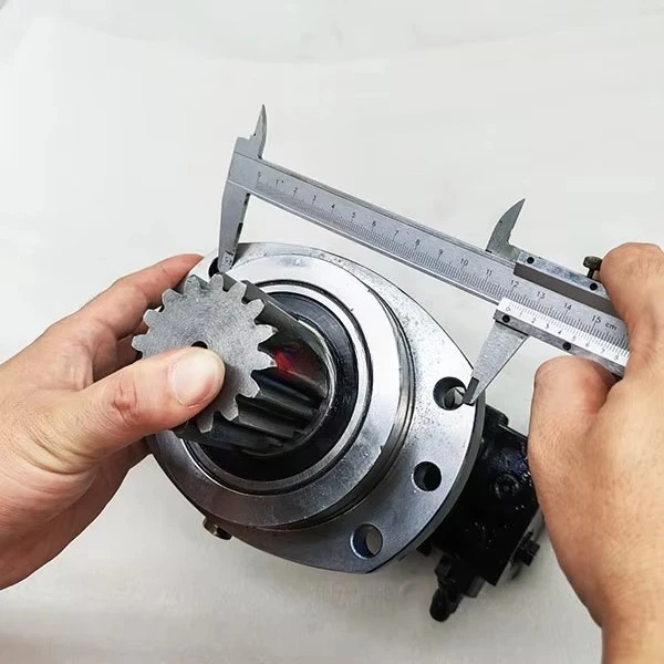 

6676397 Деталь строительной техники гидравлического повернующего/поворотного двигателя для мини-экскаватора 322