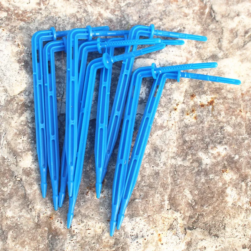 100 pz Piega Freccia Gocciolatore 1/8 ''Micro Kit di Irrigazione a Gocciolamento Emettitore per Tubo da 3/5mm Giardino Irrigazione Risparmio Contagocce Serra