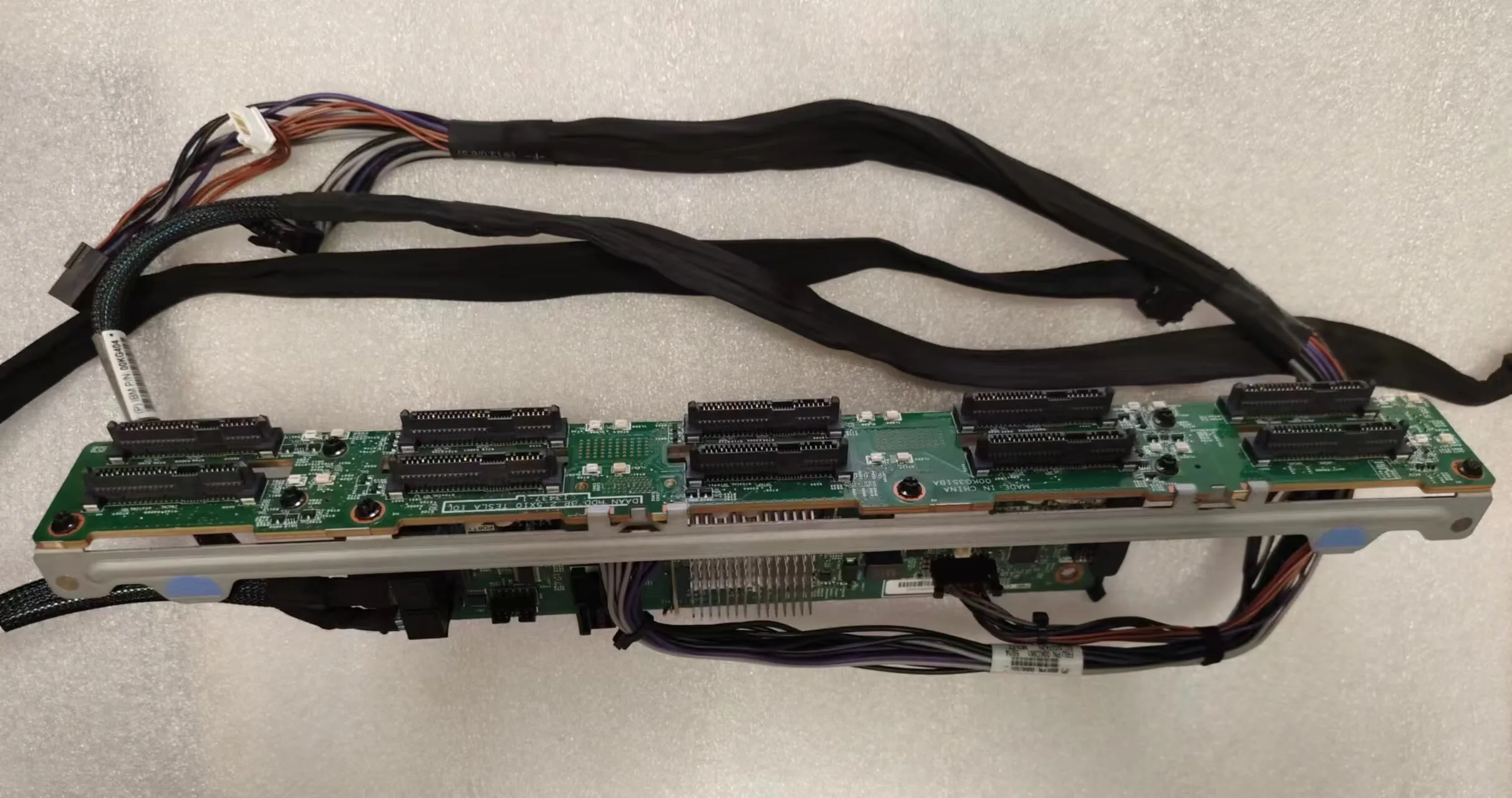 

X3550 M5 10 bay 2.5' hard disk backplane adapter plate board 00FJ758