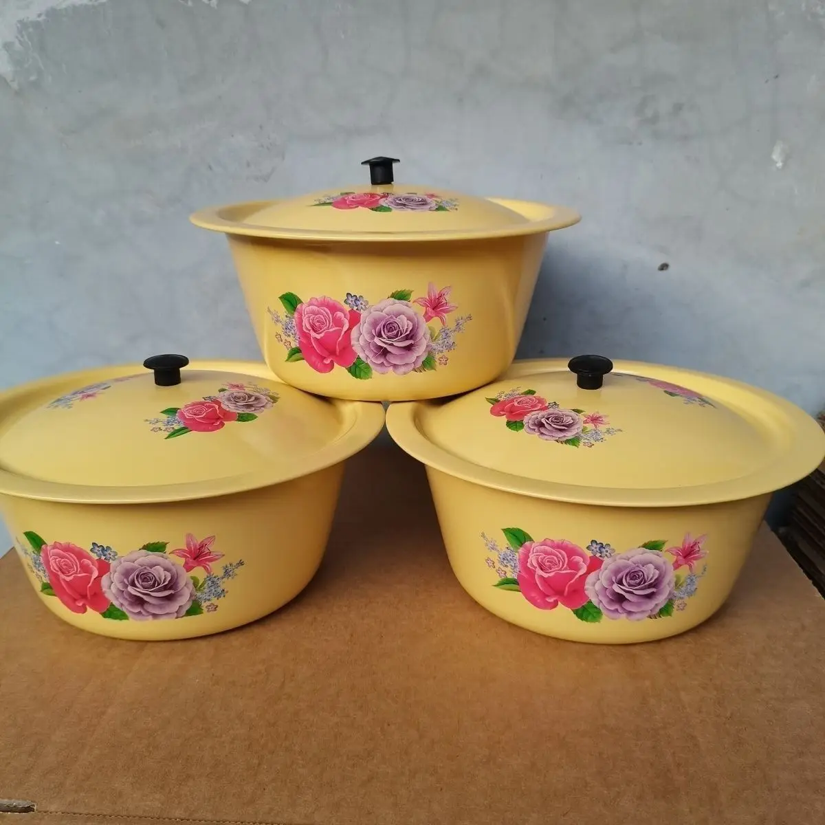 Food Storage Pot Enamel Basin Classic Vintage Enamel Cake Containers with Lid Asian Soup  Salad Serving Bowl Yellow Lard Pot