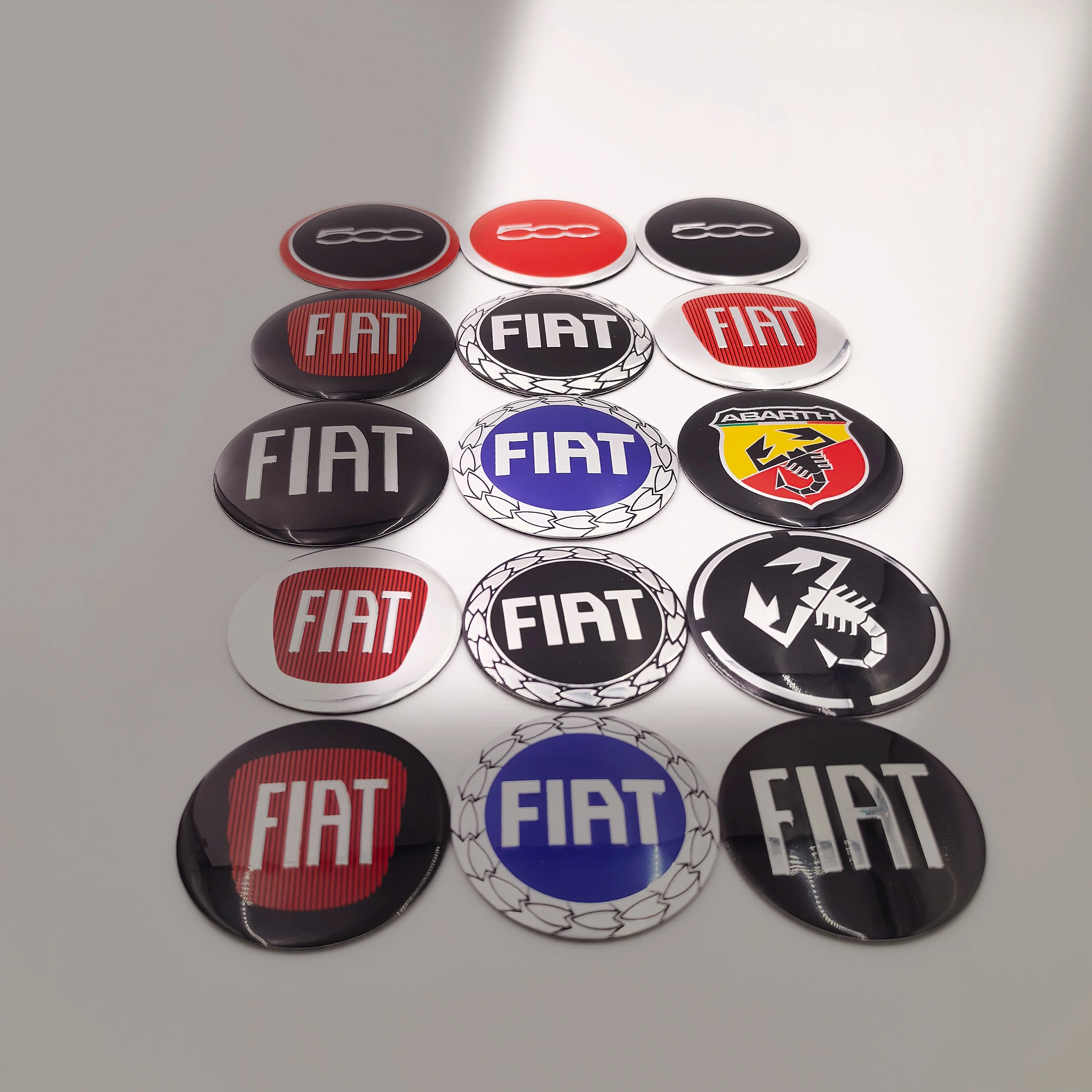 4 Uds 50mm 56mm 5cm 5,6 cm logo fiat emblema del coche cubo central de la rueda llanta automática reinstalar insignia a prueba de polvo pegatina de cubierta para FIAT 500 Abarth