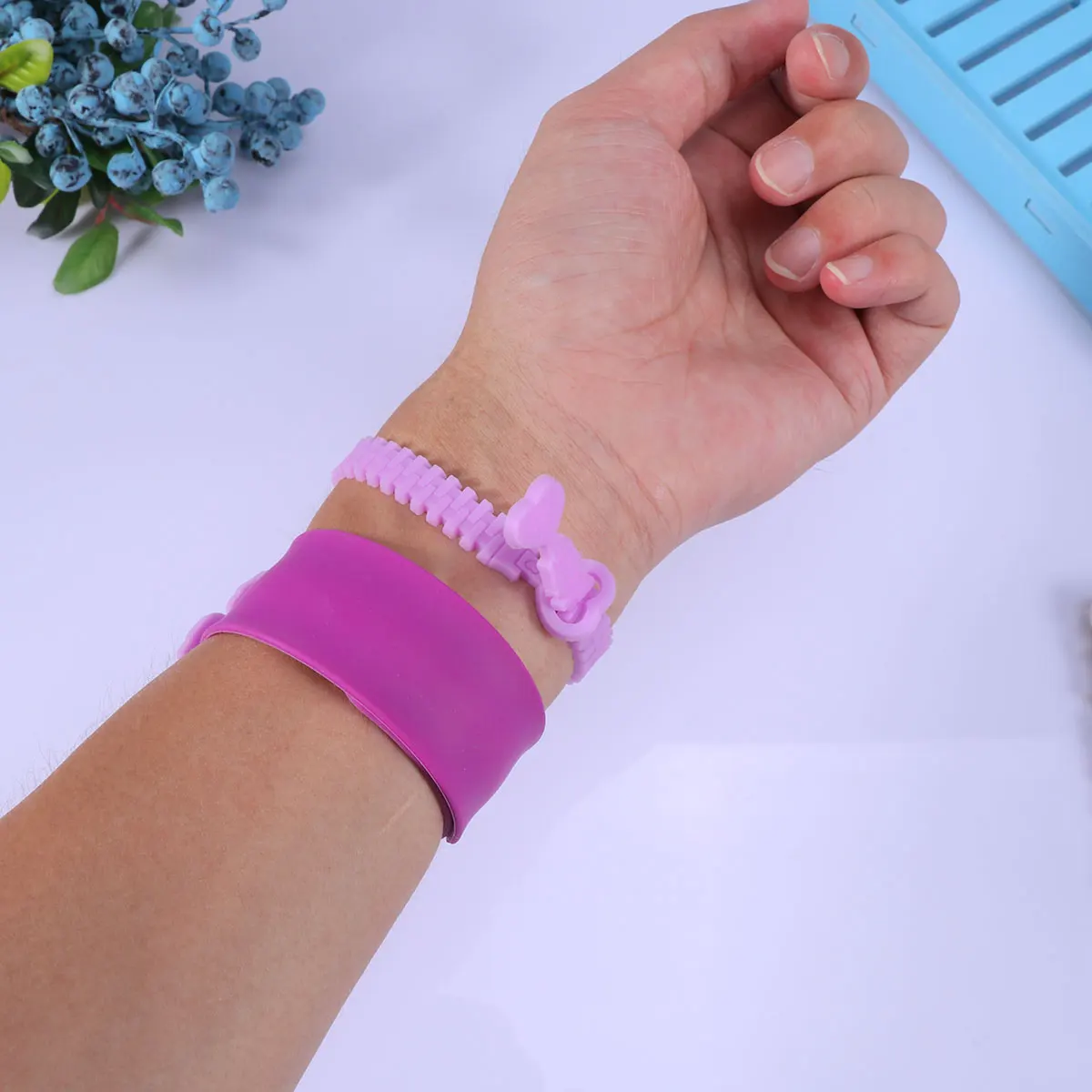 

4 Pcs Unicorn Snap Ring Hair Clips Rings Kids Cilp Cartoon Bracelet Wristband