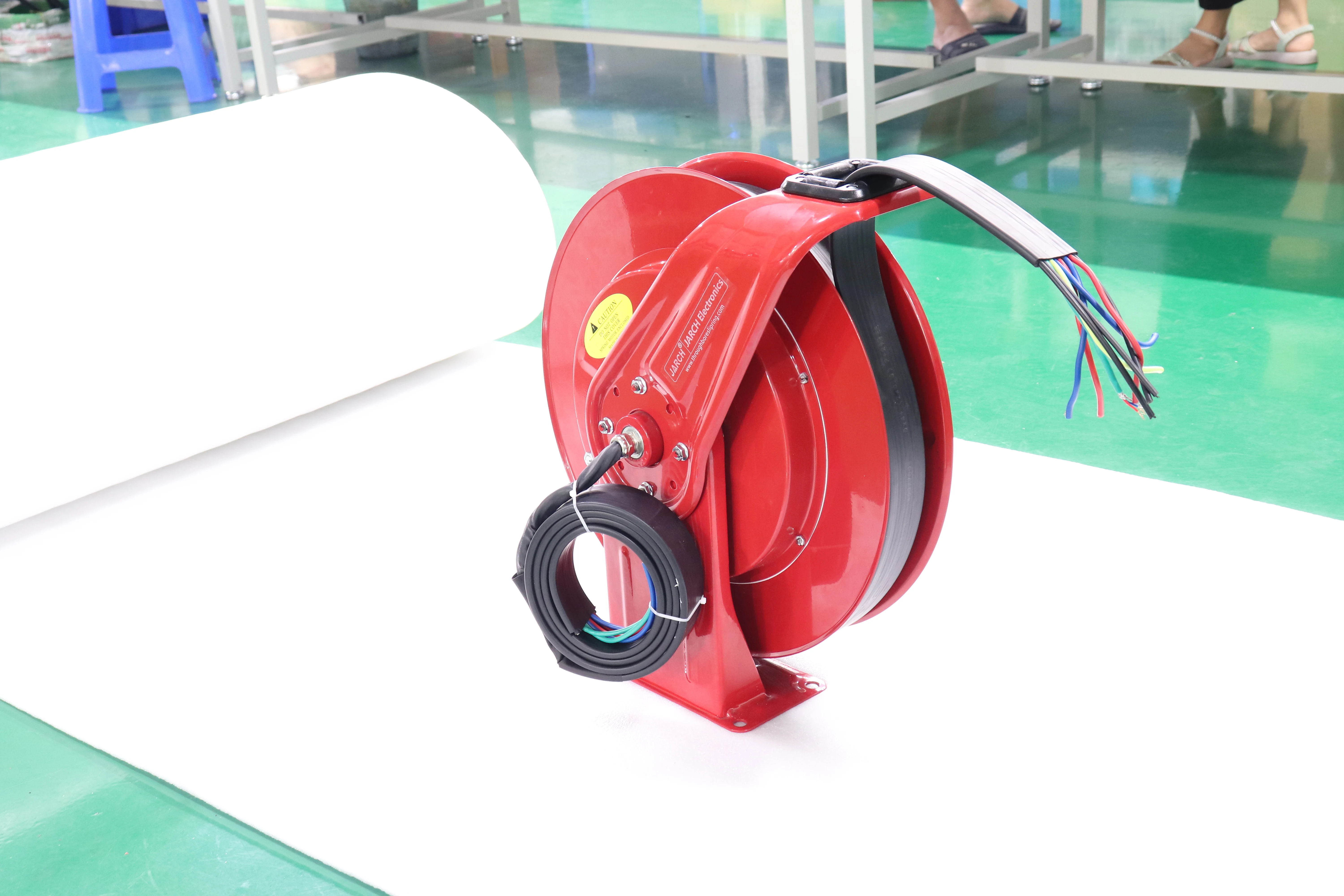 Drum System Unbreakable Fiber Cable Reel With Winder 235 Mm Empty Cable Drums Reel Rack Mechanical Cable Reel Roller Coil