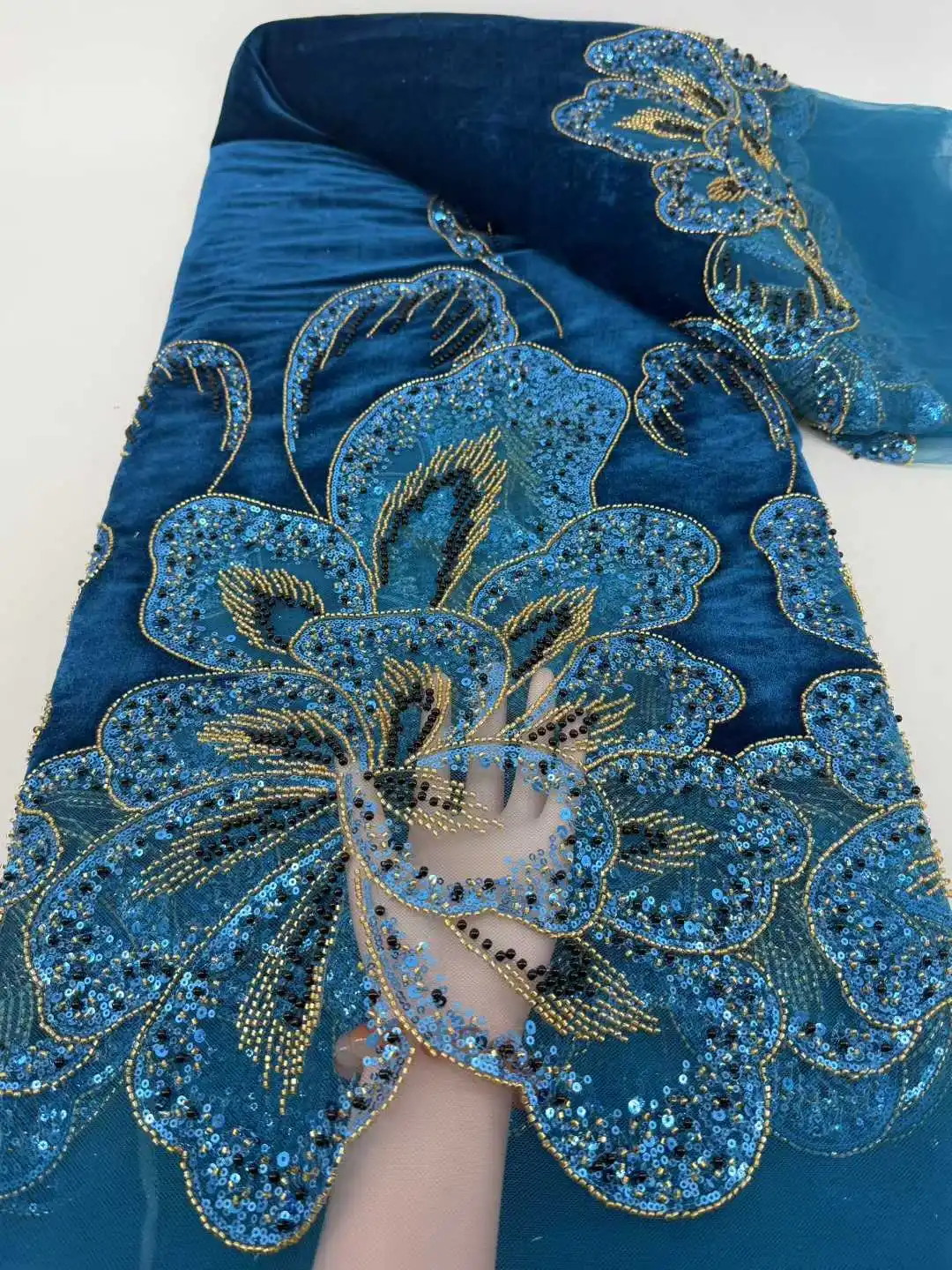 

Новейшая африканская французская нигерийская высококачественная бархатная кружевная ткань с бусинами и блестками, камнями для вечерние платья невесты, свадебного шитья