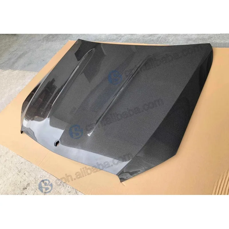 

Стильный передний сменный черный мокрый капот из углеродного волокна для C Class W205 Sedan C63 C180L C200L C300L