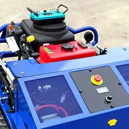 カスタマイズ可能なゼロターンモア草刈機 24V電圧 Euro V排出規制対応 全地形対応自走式芝刈り機 CE認証済み