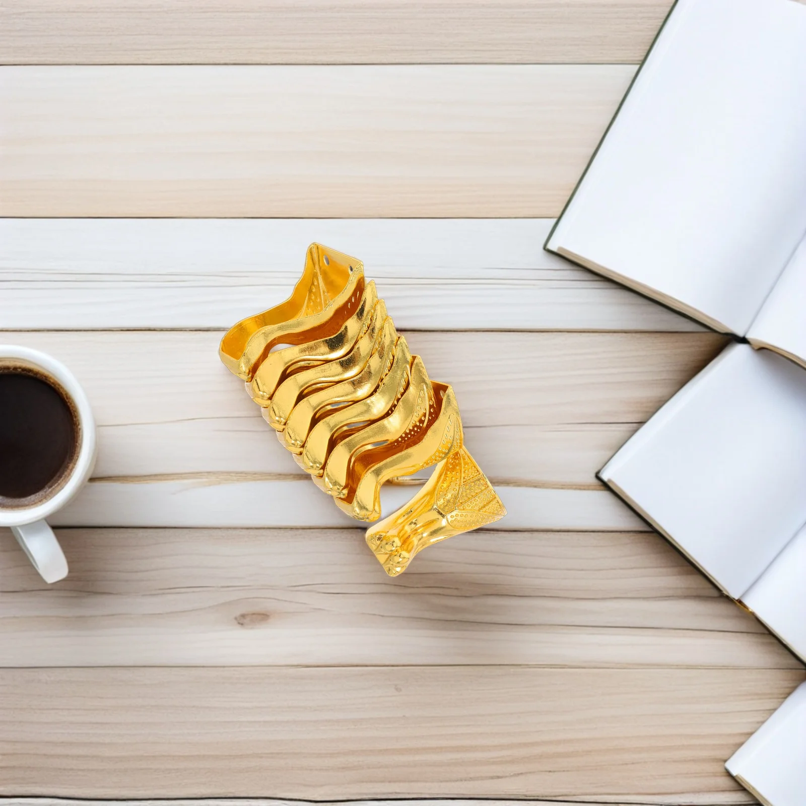 

8Pcs Decorative Corner Brace Bracket Vintage Metal Feet for Wood Case Furniture Leg Protector DIY Installation Smooth Edge