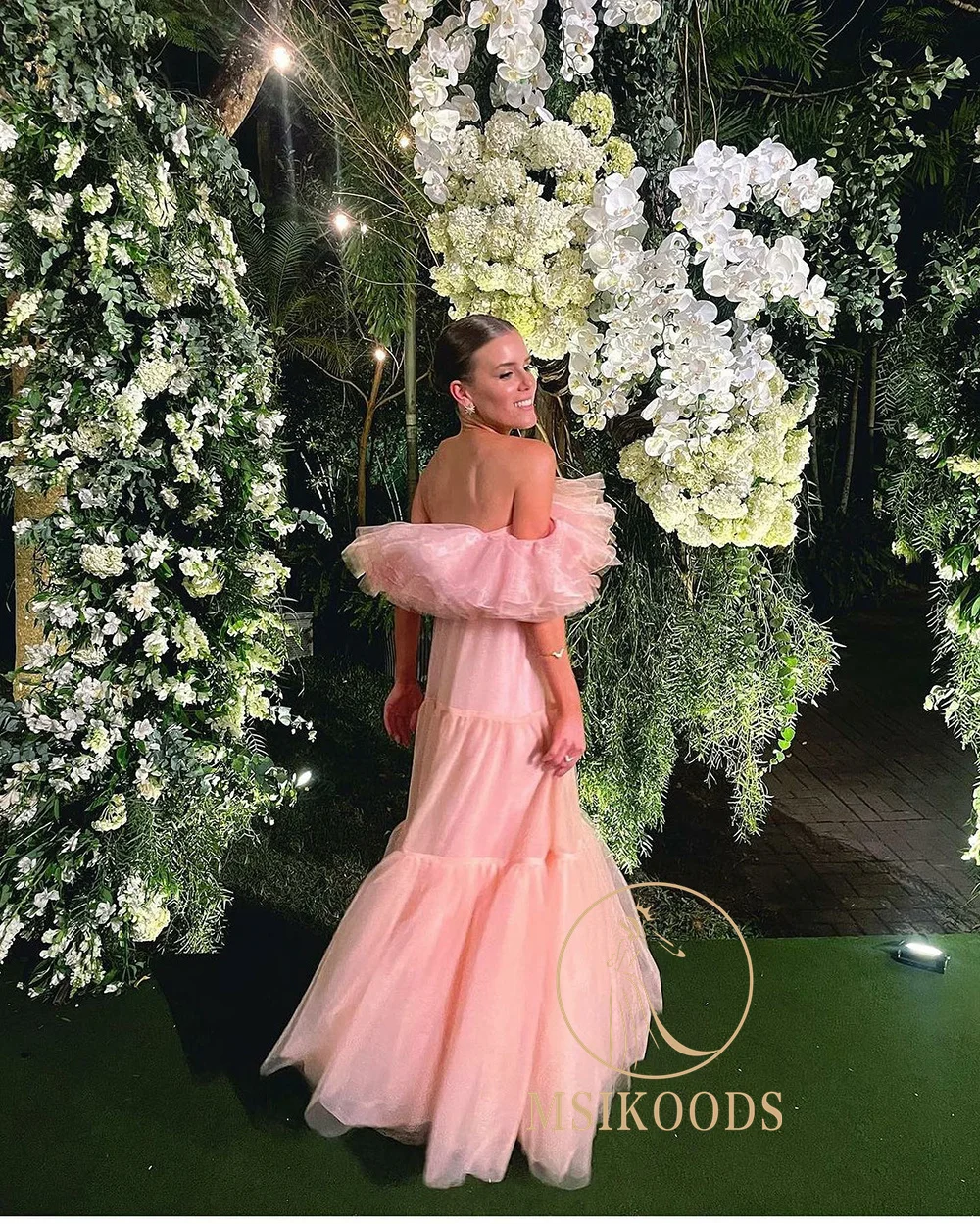 Msikoods lujosos vestidos de fiesta de color rosa con gradas de tul con volantes y hombros descubiertos vestido de noche Formal de fiesta personalizado 2025