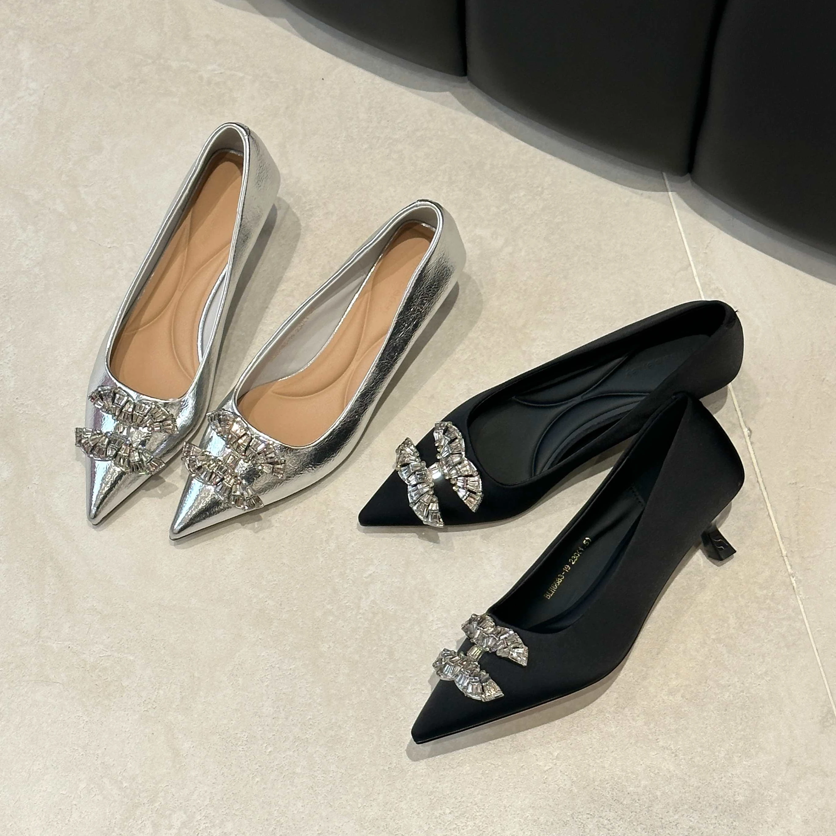 zapatos-de-mujer-con-punta-en-pico-primavera-2026-nuevo-estilo-tacon-medio-con-pedreria-zapatos-de-trabajo-sin-cordones