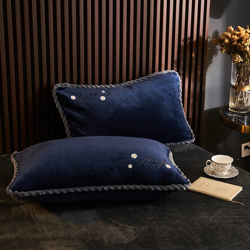 1 pair Solid color plain couple pillowcases, milk velvet pillowcases, paired with autumn and winter velvet pillowcases