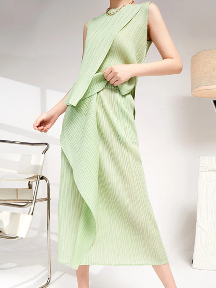 

Green Elegant Two-piece Sets Women O Neck Sleeveless Solid Color Irregular T-shirt + Knee-length Skirts 2022 Summer New Fashion