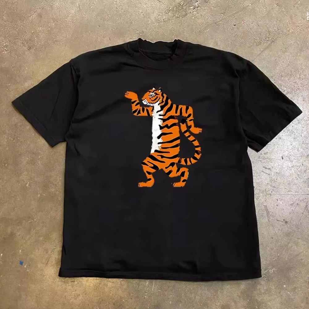 2026 New Standing Quietly Walking Tiger Print T-shirt Men's and Women's Hip-hop Round Neck Couple Trendy T-shirt for Daily Wear