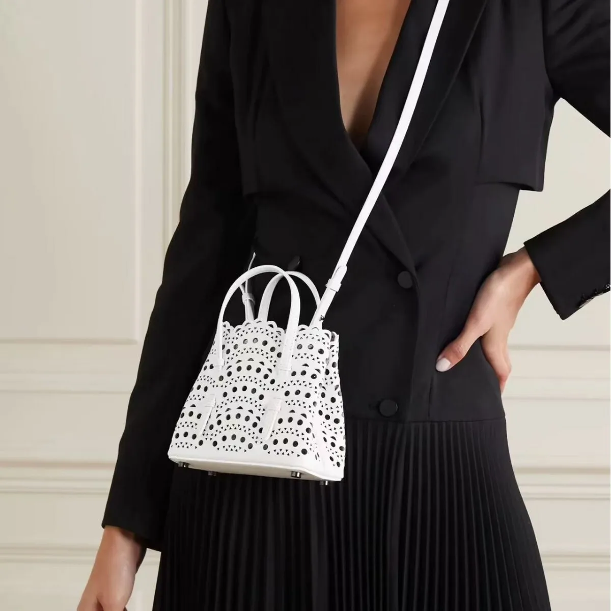 

Alaia Celebrity Style Summer New Hollow Out Women's Handheld Party Handbag Crossbody Bucket Bag сумка женская Sac à Main Purse