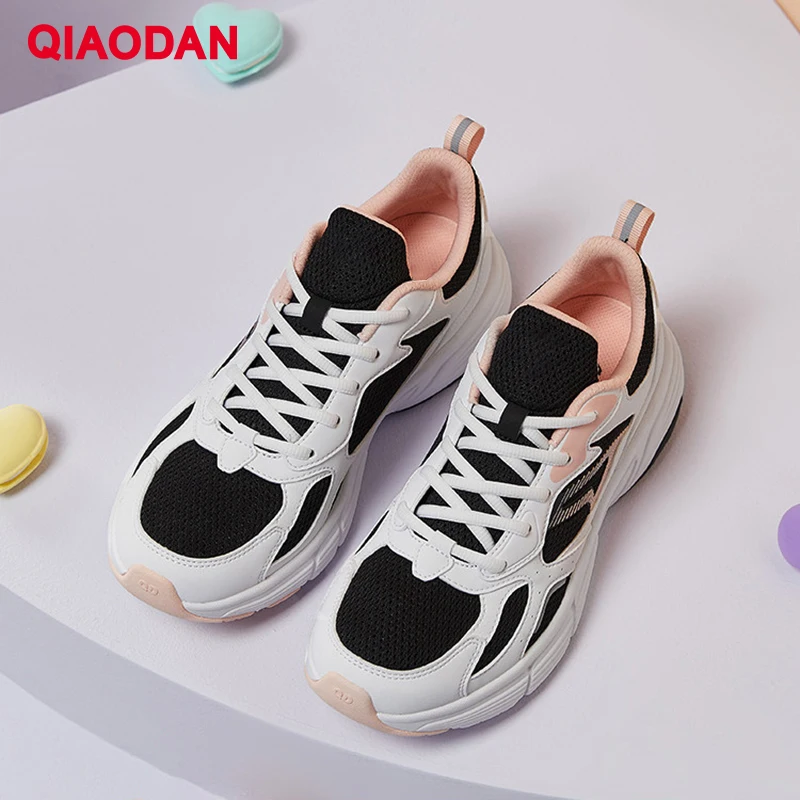 QIAODAN Running Shoes for Women 2023 New Commuter Breathable Air Mesh Fashion Casual Walking Shoes Outdoor Sneakers XM36210265