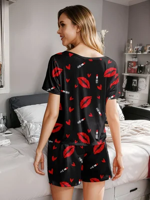Women's pajama set with heart, lipstick ＆ lip print patterns, comfortable summer clothing view 2