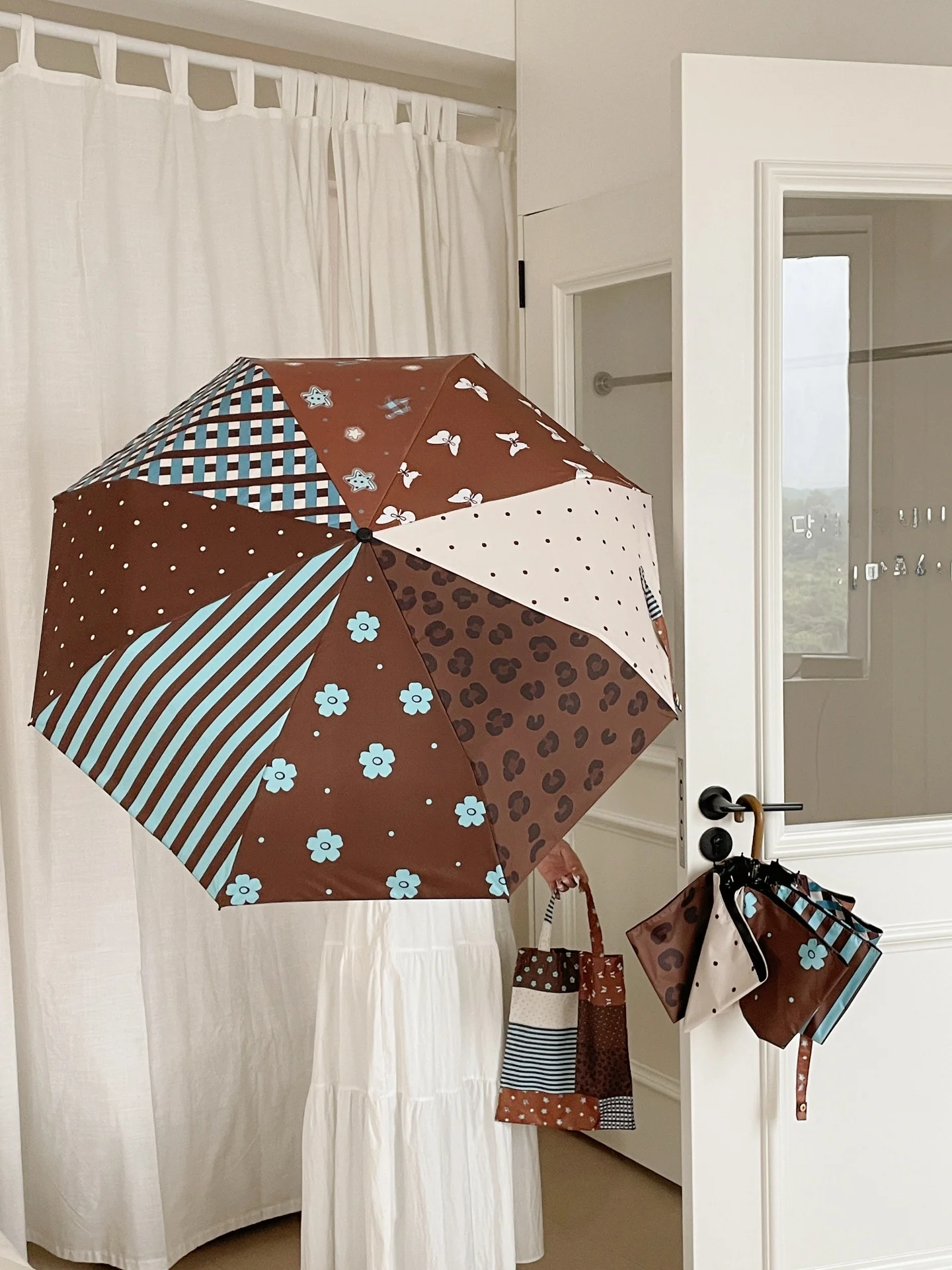 

Korean Sle Portable Women's Umbrella Bla Glue Sunade Rainproof UV Protection Tee Fold Iron Pole Hand Hook Sun Umbrella