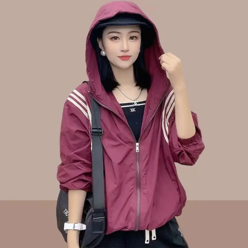 Summer Female Breathable And light Fashion Hooded Loose Ultraviolet-Proof Sunscreen Clothing Jacket Women New Sunscreen Tops